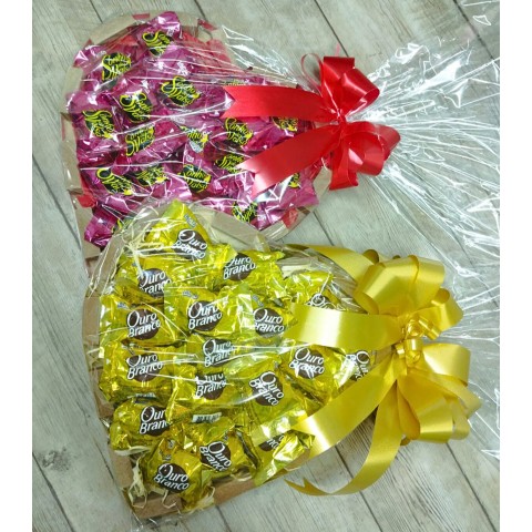 CORAÇÃO  C/18 BOMBONS SONHO DE VALSA OU OURO BRANCO