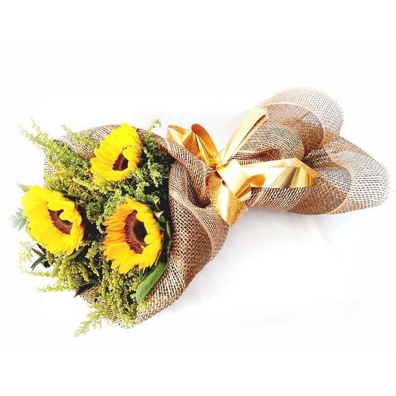 Buquê com 3 Girassois na Tela Decorada Buquê com 3 Girassois na Tela Decorada